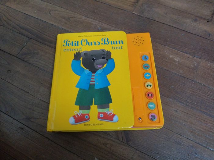 Livre musical petit ours brun