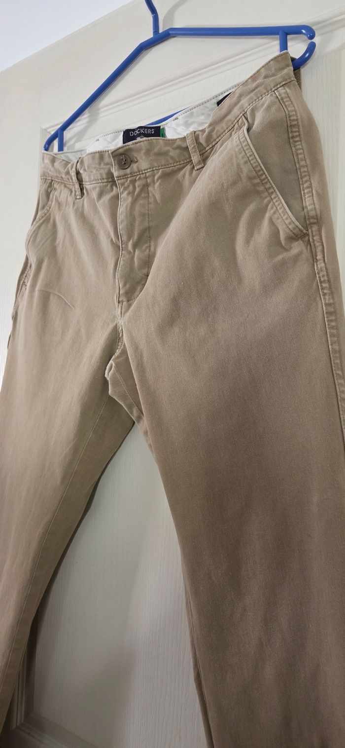Pantalon chino Dockers beige – coton premium – coupe droite élégante – T. 40 (M/L) – excellent état - photo numéro 3