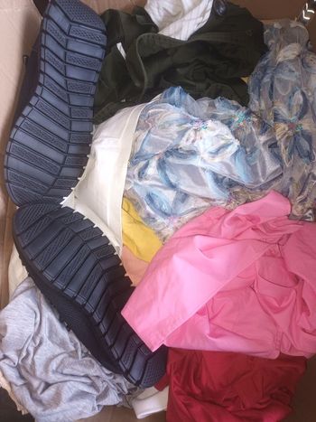 Lot revendeur vêtements neuf