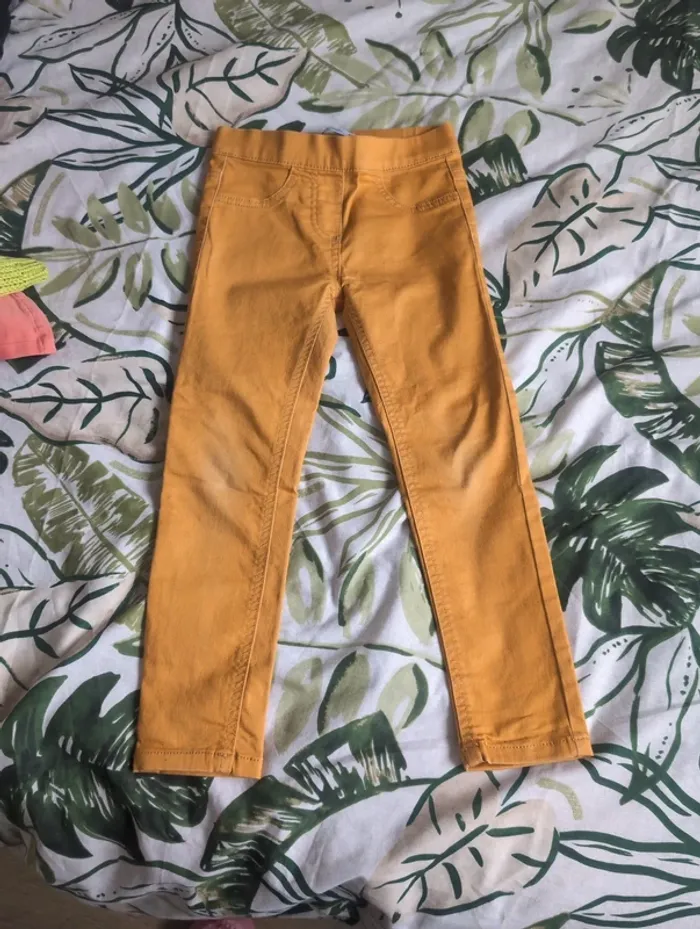 Pantalon slim moutarde