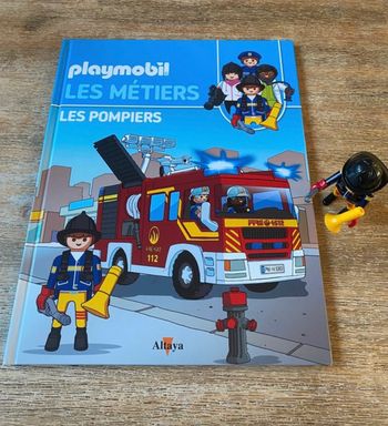 Livre et playmobil pompier