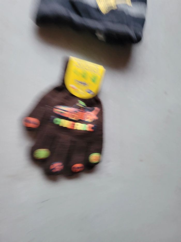 Lot bonnet et paire de gant pour bébé taille 1 et 15 cm - photo numéro 2