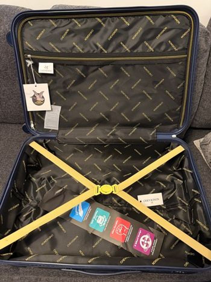 Valise rigide chevignon Neuve - photo numéro 8