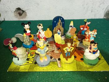 Lot de 14 tampons Disneyland paris Mc donald's vintage 1999