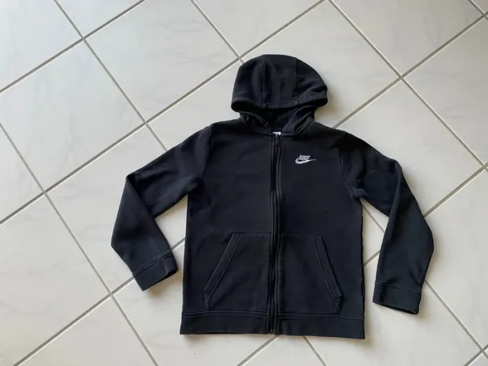 Sweat à capuche zippé Nike noir – Taille L enfant (147/158 cm)