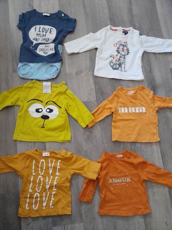 Lot t shirt  bébé