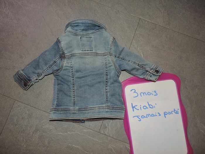veste en jeans kiabi jamais porté taille 3 mois - photo numéro 2