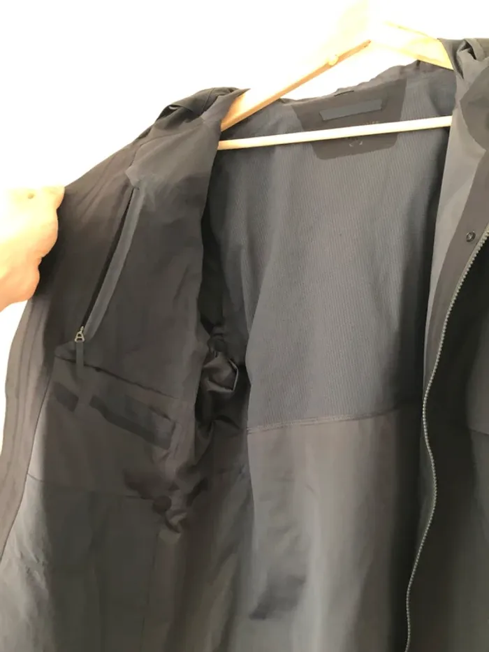 Veste imperméable Lululemon M - photo numéro 3