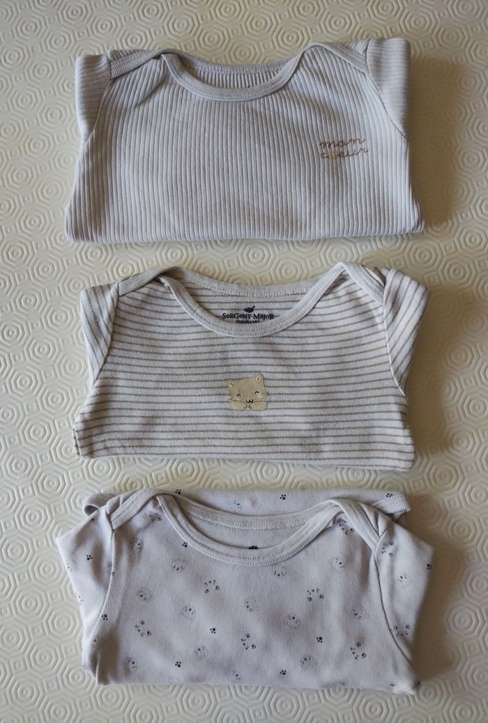 Lot de trois bodies Sergent Major taille 18 mois