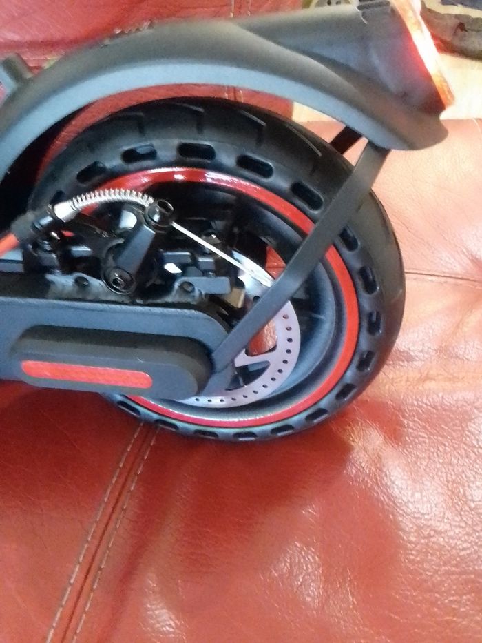 Trottinette électrique  neuve première main jamais été utilisée 500 watt  35 km/h 90 km d'autonomie - photo numéro 5