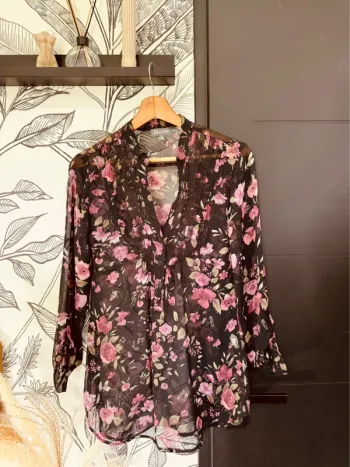 Taille 38 ~ M blouse légère voilage femme Clara Vittri noire et violet * florale * 🌺