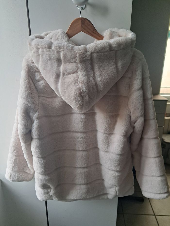 Manteau femme fausse fourrure - photo numéro 3