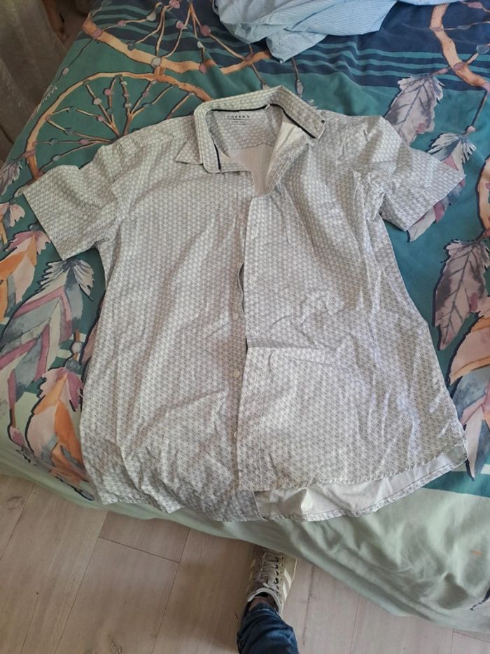 2 chemises dont une Creeks T 14ans - photo numéro 3