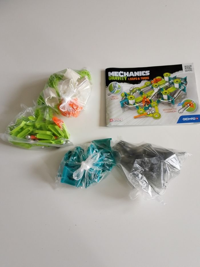 Geomag mechanics gravity loops & tiens 130 pièces complet - photo numéro 4