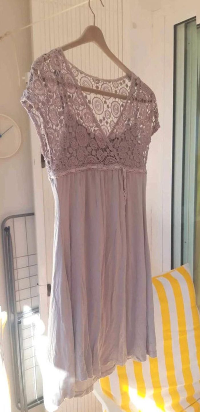 Robe beige grisé T38/40 avec haut  dentelle