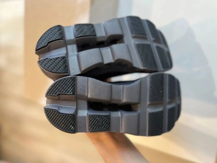 On Running Cloudmonster Black 37 - photo numéro 4