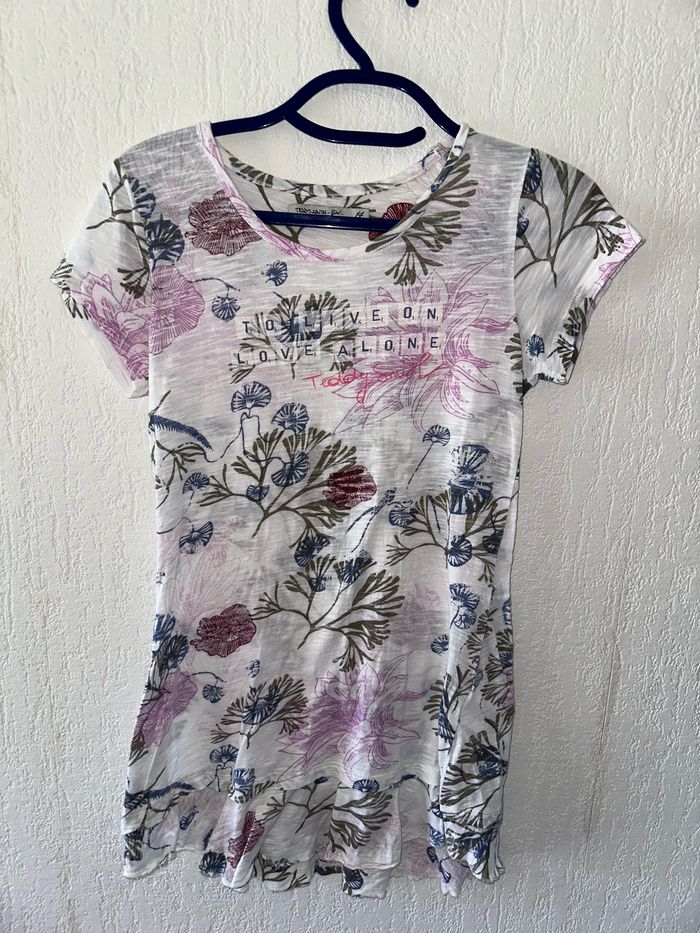 Teeshirt fleuri taille 14 ans Teddy Smith