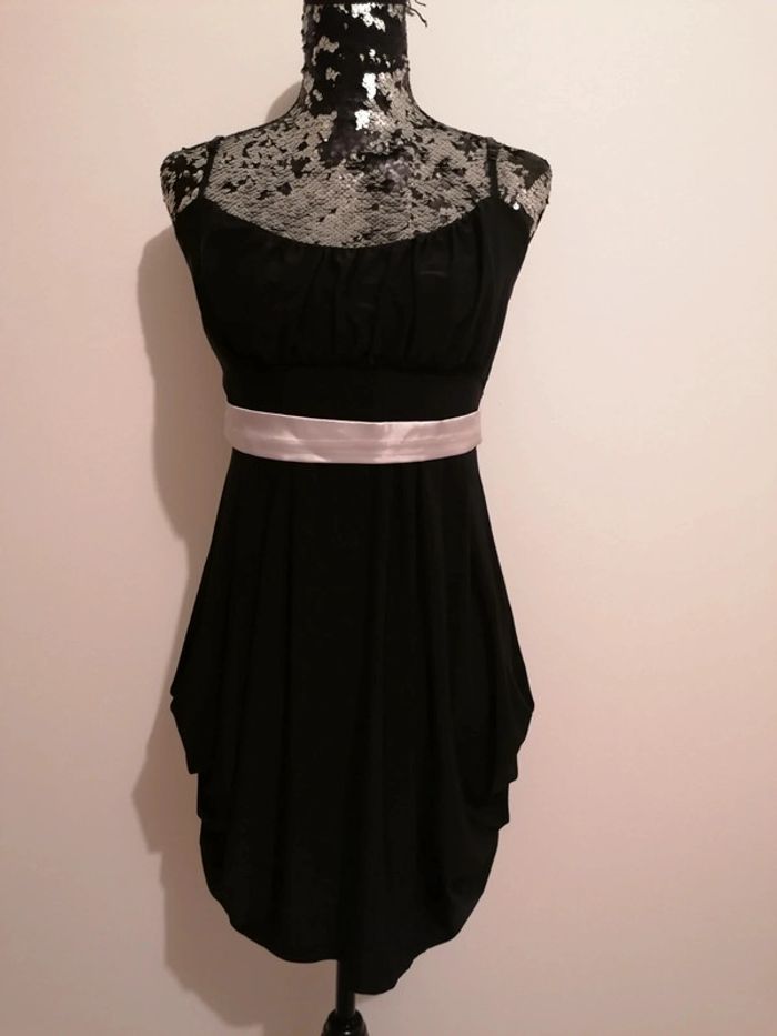 Jolie robe d'été noire - photo numéro 3