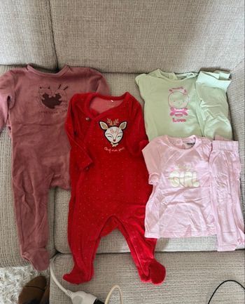 Lots de vêtements fille 9 mois 