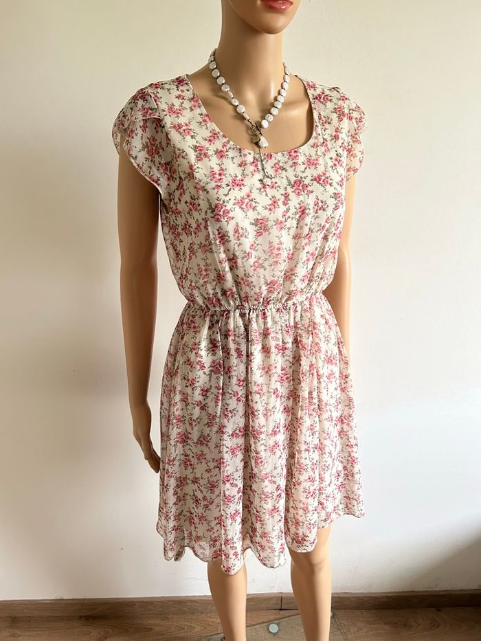 Robe fleurie à manches courtes Molly Bracken taille unique jamais portée - photo numéro 2