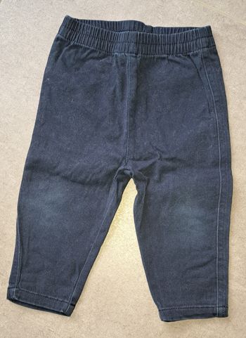 Pantalon bleu marine en taille 12 mois