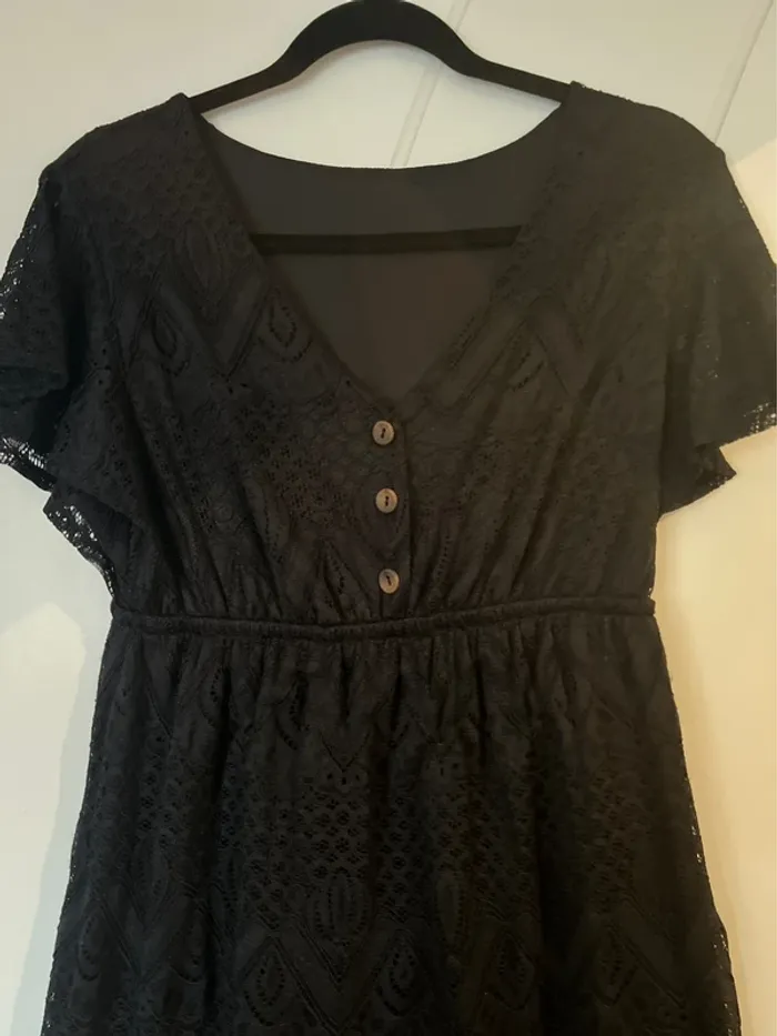 Robe courte noir dentelle taille L - photo numéro 3