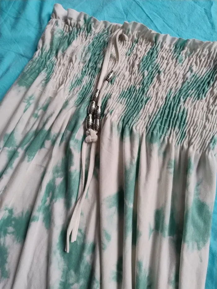 Très belle robe d'été en viscose et élasthanne