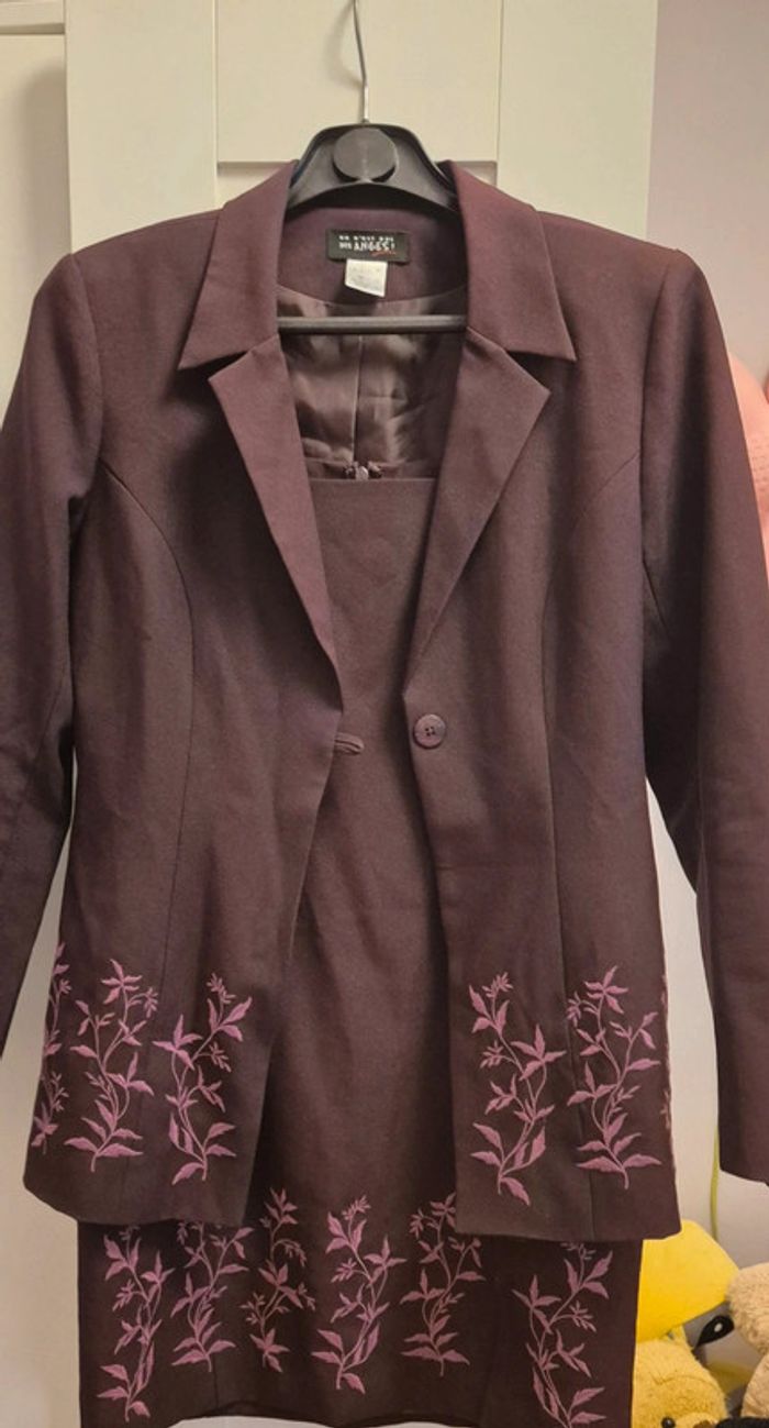 Ensemble robe et blazer prune broderies rose t 38 On est pas des anges très bon état