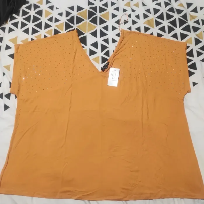 Tee shirt neuf - photo numéro 2