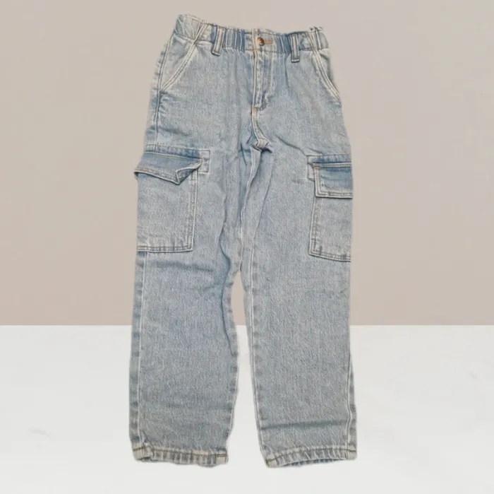 Superbe jeans bleu clair - Kiabi - Taille 7 ans