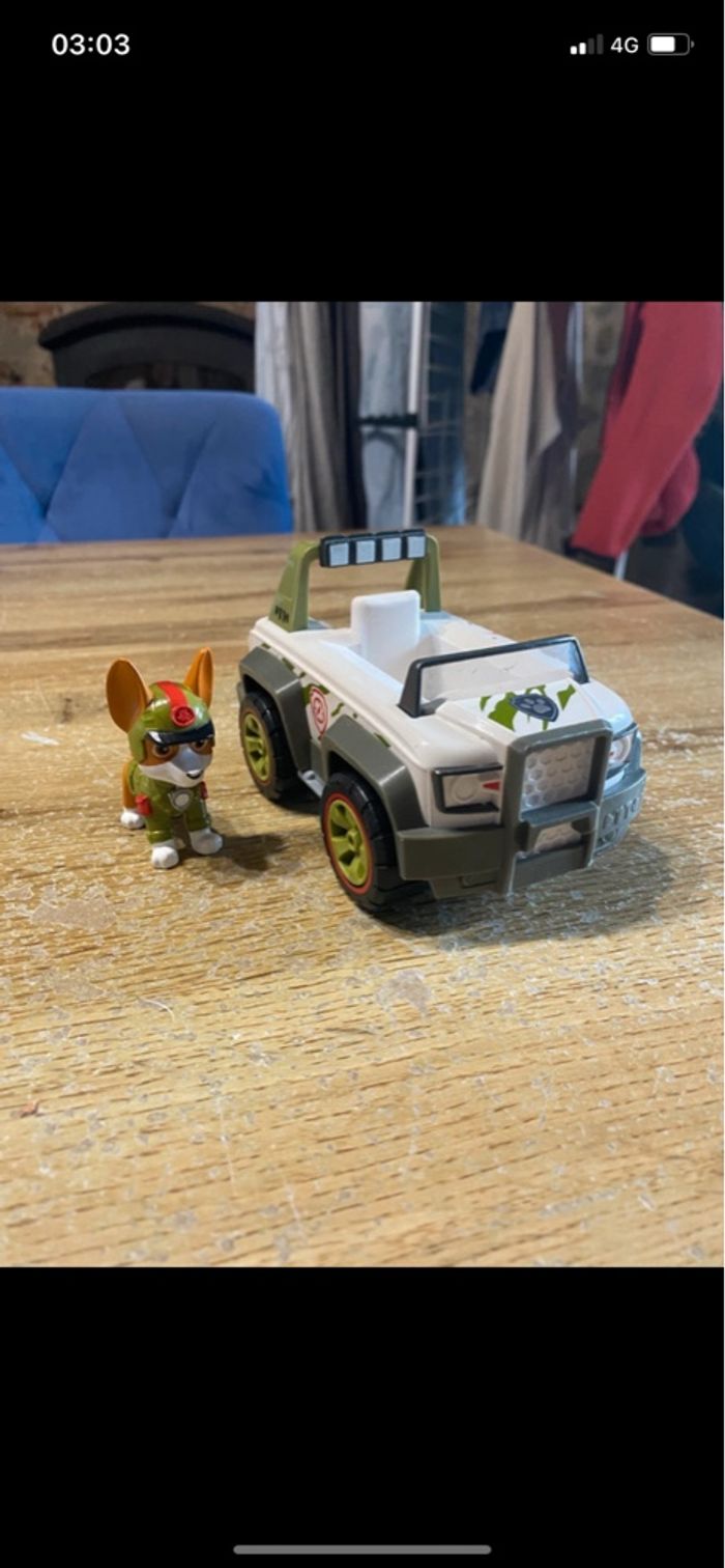 Vehicule + personnage paw patrol