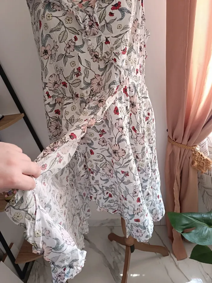 🎀 jolie robe blanche motif fleur c&a taille 44 🎀 - photo numéro 2