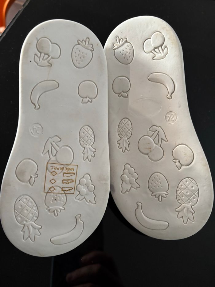 Chaussures neuves taille 24 - photo numéro 5