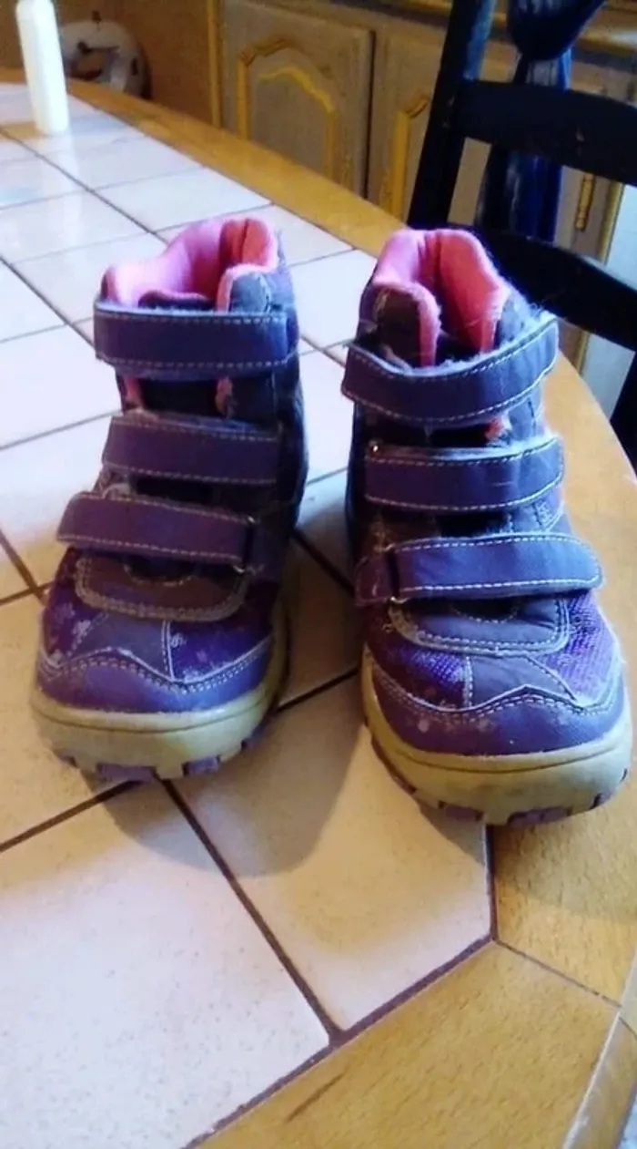 Chaussure. T 28