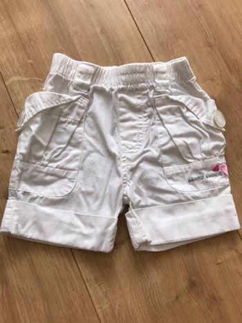 Short taille 6 mois comme neuf
