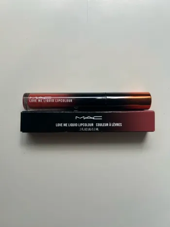 MAC love me liquide lipcolour neuf