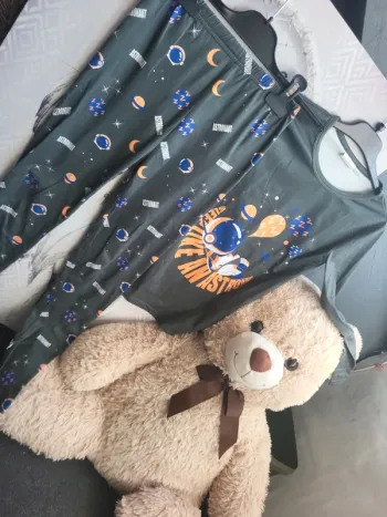 Pyjama astronaute