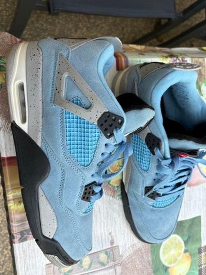 Nike  Jordan 4 Rétro University Blue. - photo numéro 5