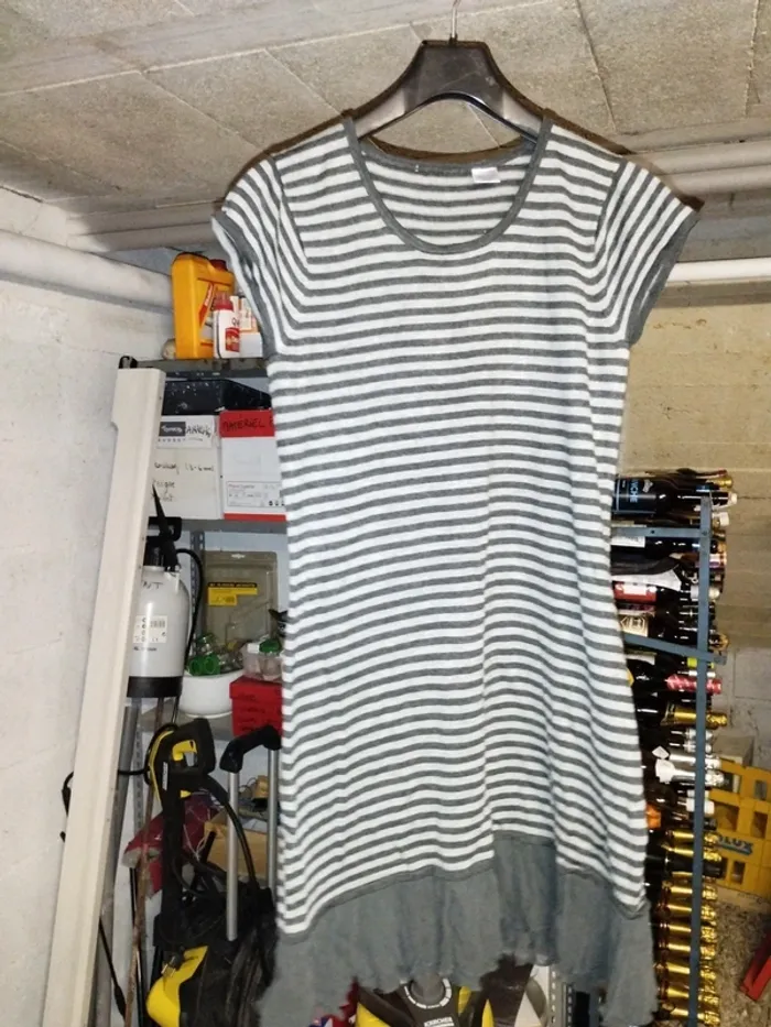 Robe gris clair gris foncé longue