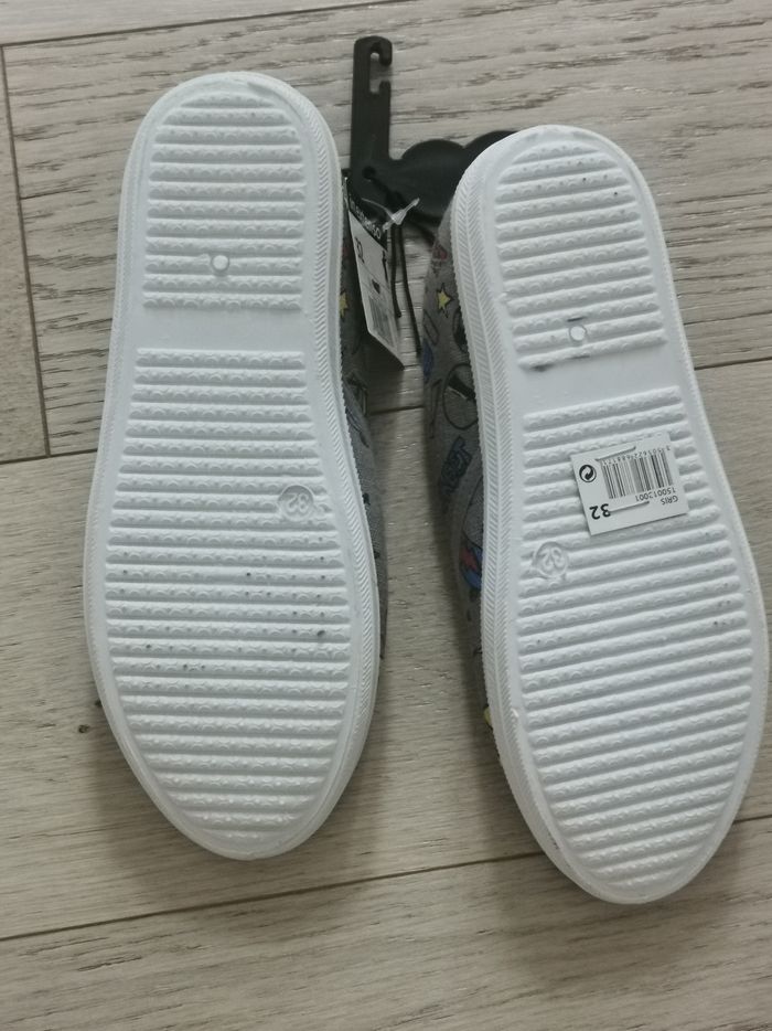Chaussures en toile grises - photo numéro 4