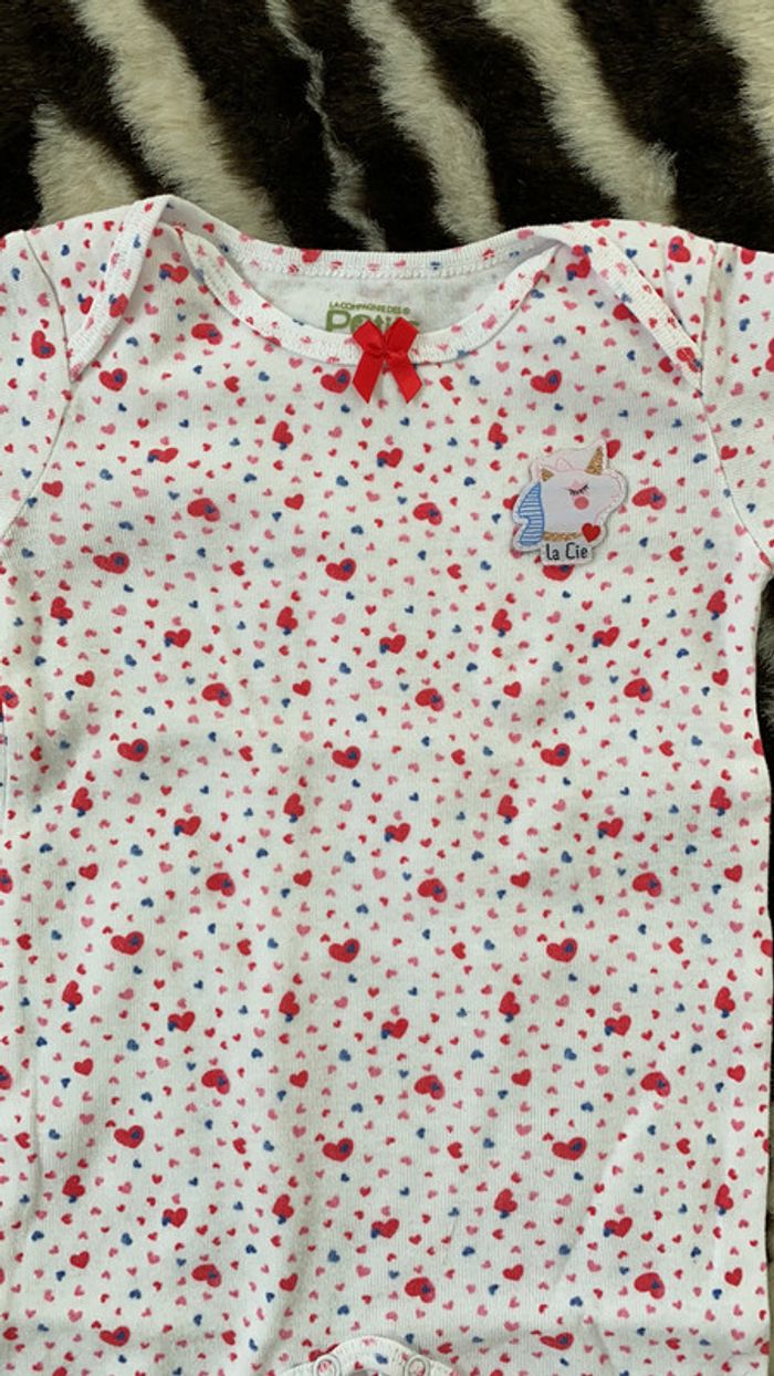 Ensemble la compagnie des petits bavoir et chaussettes - photo numéro 3