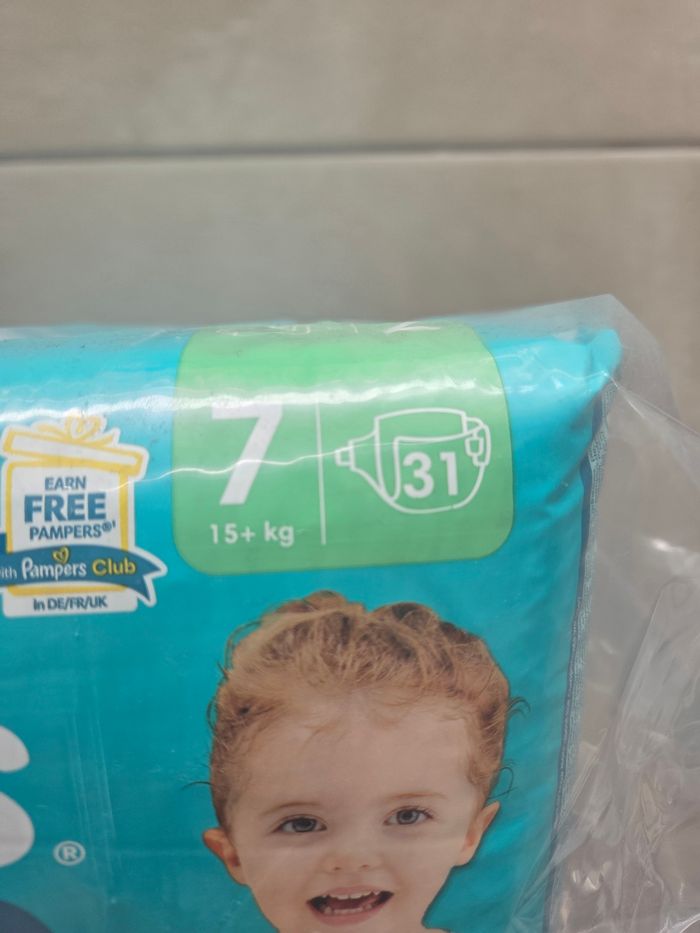 93 couches Pampers Taille 7 - photo numéro 3