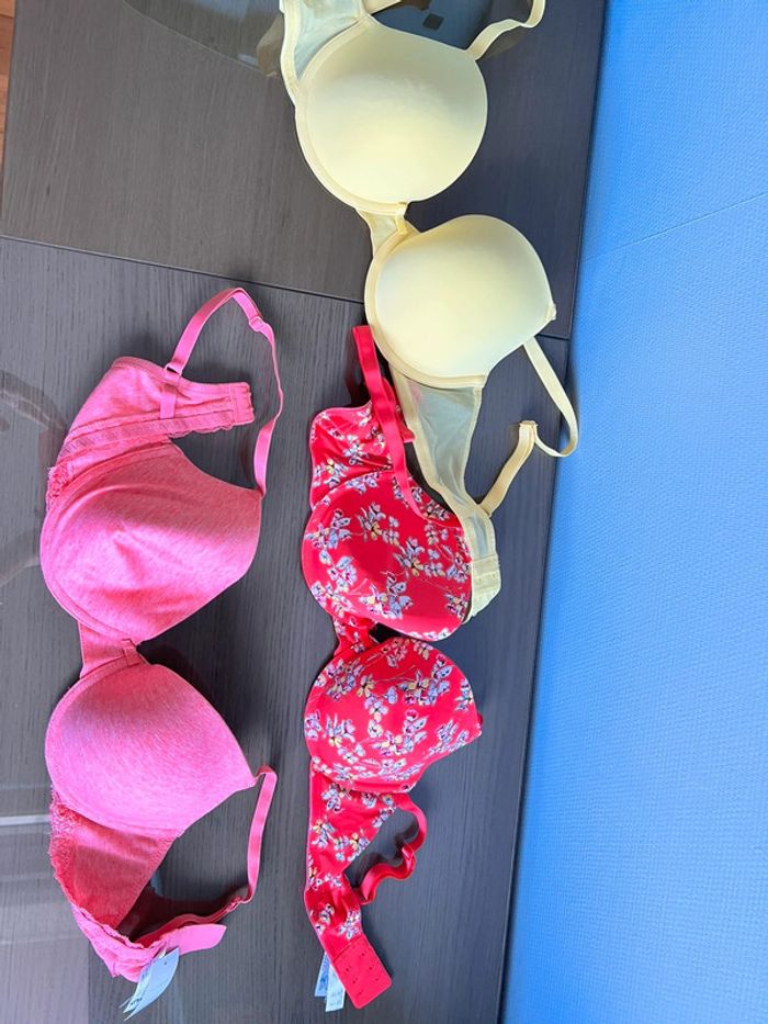 Lot de 3 soutiens gorge primark neuf 90D
