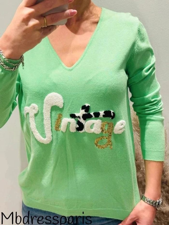 💐 Joli Pull femme col V vintage vert TU 36/40 à sequins - photo numéro 2