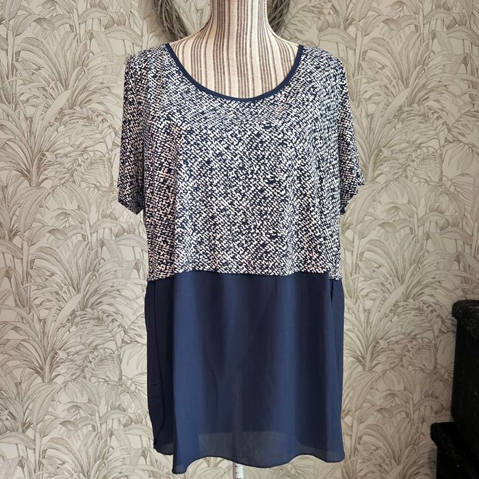 Tes shirt bleu motif