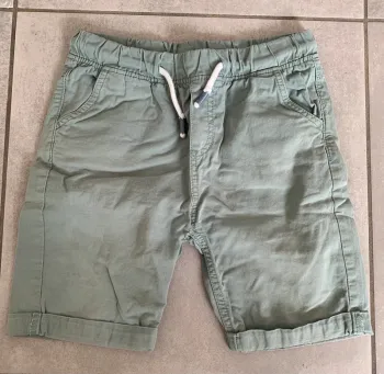 Bermuda Vertbaudet taille 8 ans 