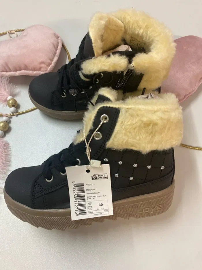 Bottines fille - fourrée - neuf - noir - Defacto - Taille 30 - photo numéro 4