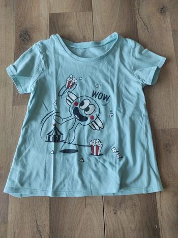 Tee-shirt MC sans étiquette mais 4 OU 5 ans