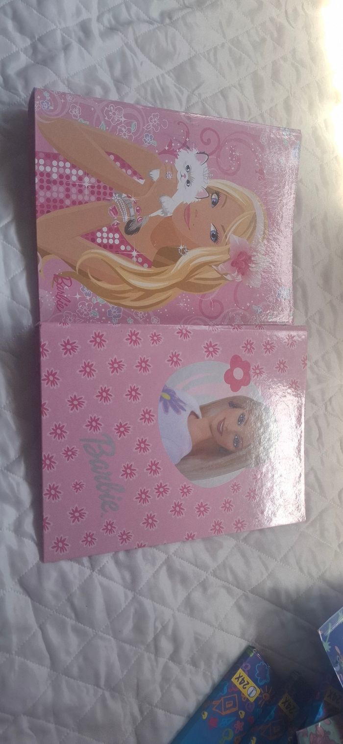 lot de classeur de Barbie - photo numéro 3
