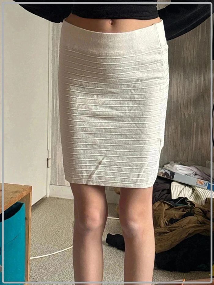 MiniJupe taille 36 marque Émilie collection